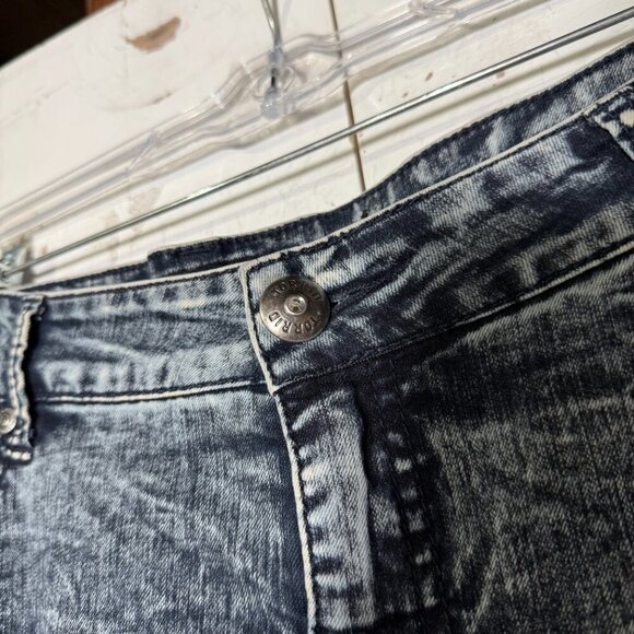 Torrid Acid Wash Skinny Jeans Size 20 WE SWEAR BY THE FIT Stretchy Blue - Picture 4 of 9